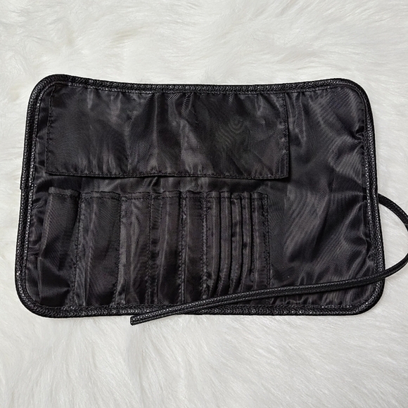 Sephora Black Quilted Makeup Brush Pouch For Travel - Picture 1 of 4